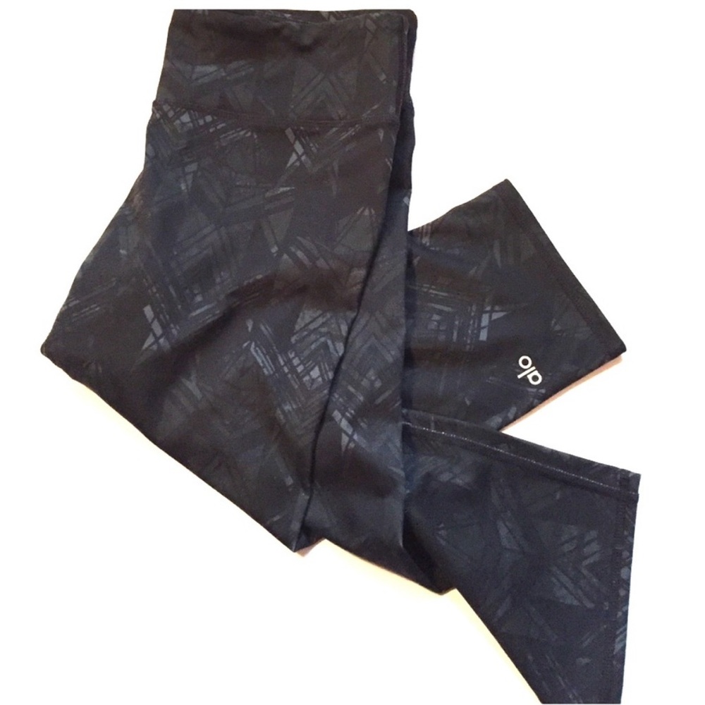 Alo Yoga printed capris leggings